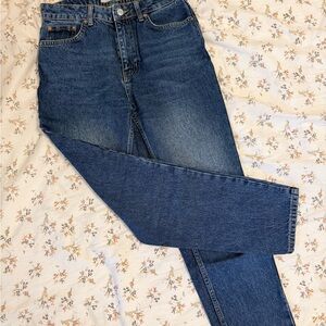 *Like New* FREE PEOPLE Mom Jean - Medium-Dark Wash Denim